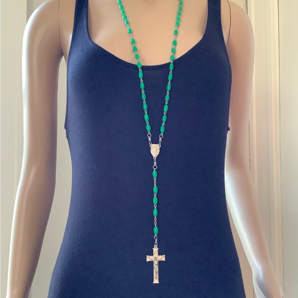 Vintage Rosary Cross Necklace Green - Picture 10 of 10